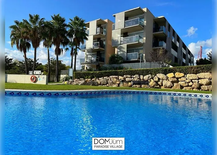 Domuum Holidays - Paradise Village *