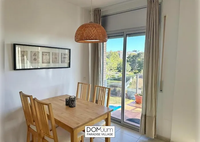 Domuum Holidays - Paradise Village Салоу