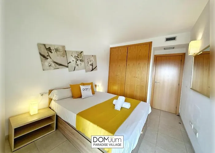Domuum Holidays - Paradise Village Апартаменты